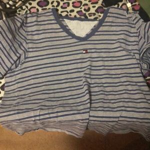Tommy v-neck shirt